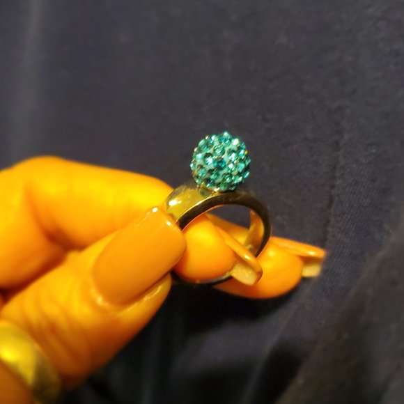 6 in 1 box of rings size 8 - Picture 4 of 5